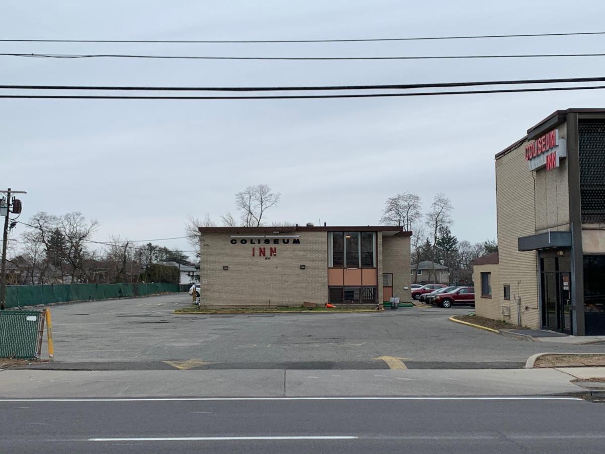 Coliseum Inn & Suites - Garden City Long Island - Housity