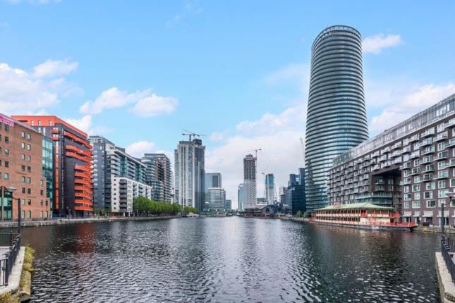 Canary Wharf Apartment - Housity