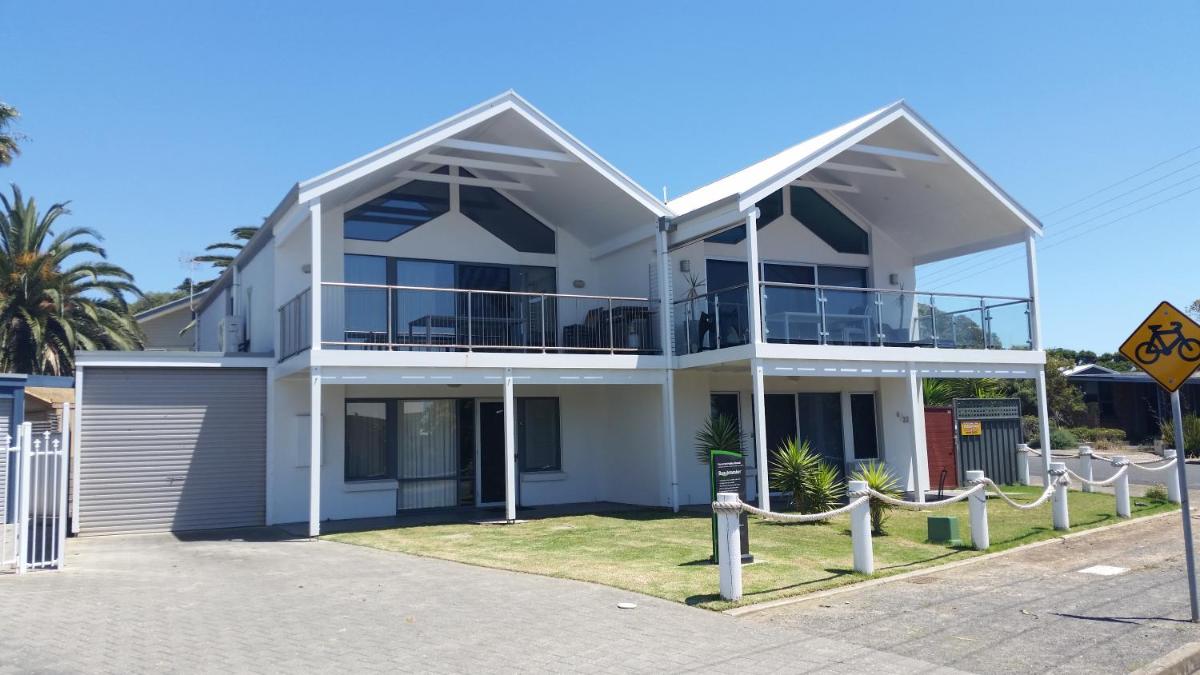 Port Elliot Beachcomber on Horseshoe Bay linen included spotless - Housity