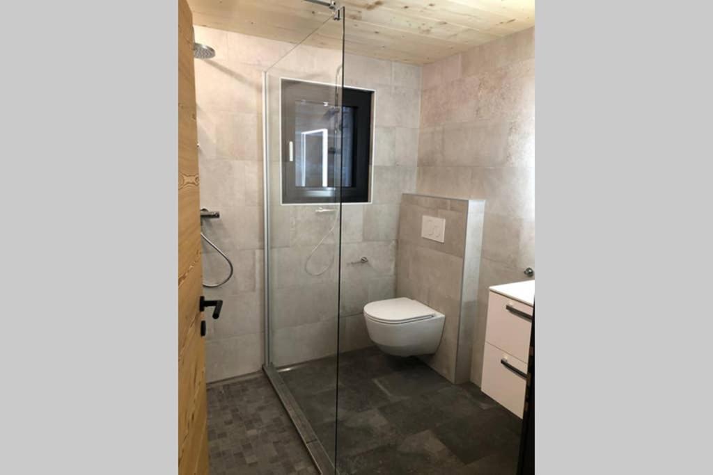 Suitetrails - Grand appartement avec terrasse à Chez-Les-Reuses