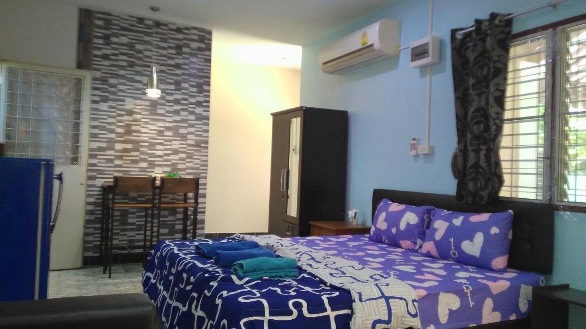 Studio with aircon n kitchen - Housity