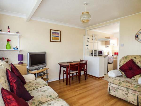 The Beach Road Chalet Park, no 107 - Housity