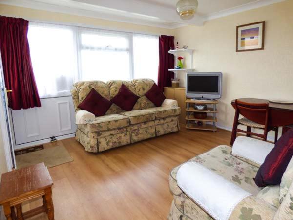 The Beach Road Chalet Park, no 107 - Housity