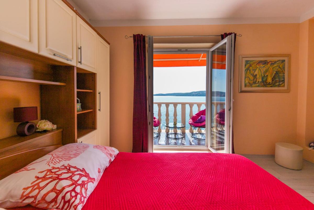 Marko Beachfront Apartments Seget Trogir - Hizvo