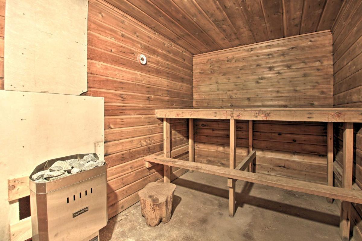 Loon Lake Lodge with Dock, Sauna and Hot Tub! - Housity