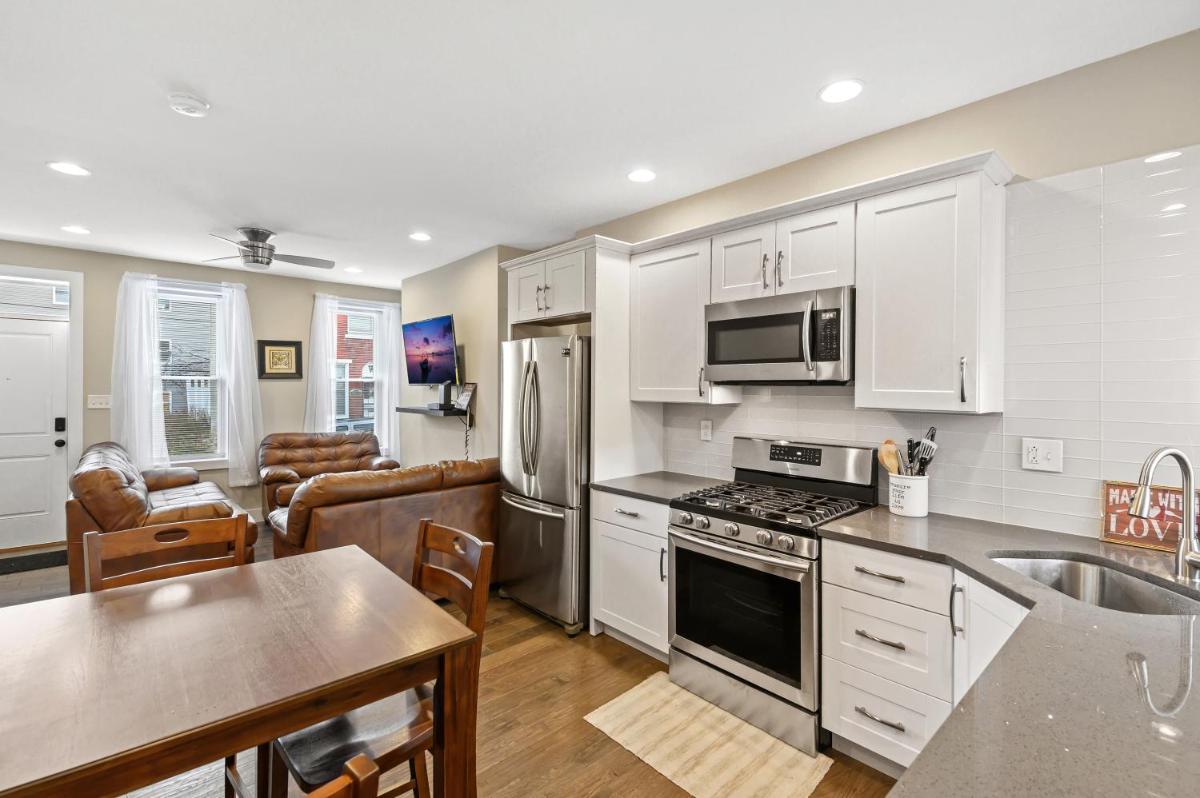 Luxury Rooms near Temple U, Drexel, UPenn, and the MET - Housity
