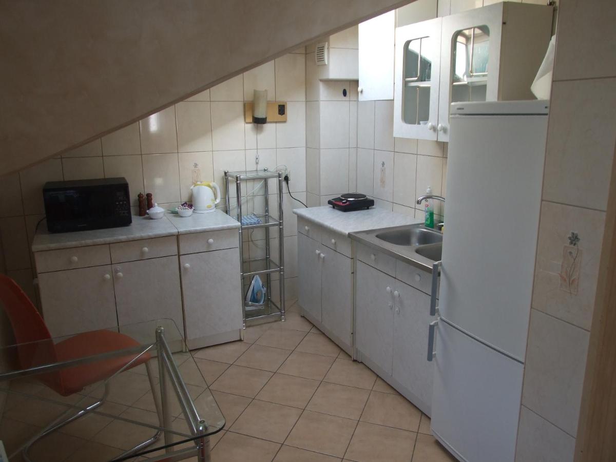 Pokoje na Chacie w Sandomierzu - Housity