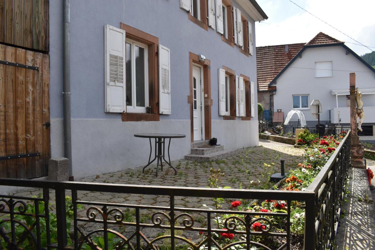 BLEU Seize - Housity
