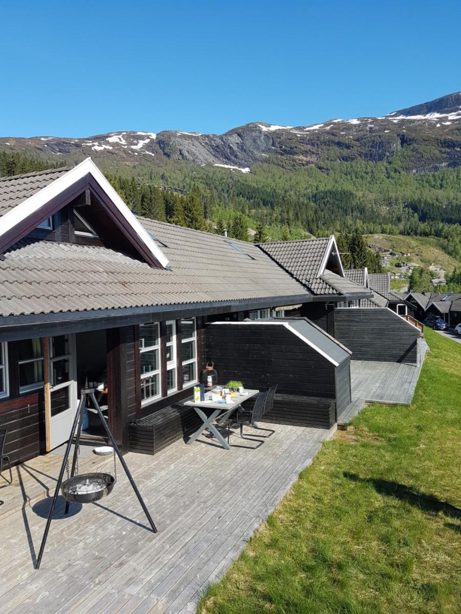 Mountainside Cottage in Voss with a great view - Housity