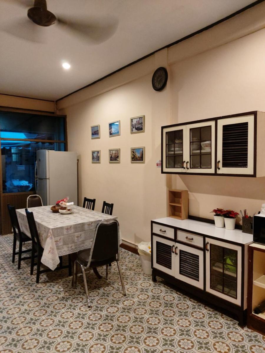 Real Bangkok Guesthouse - Housity