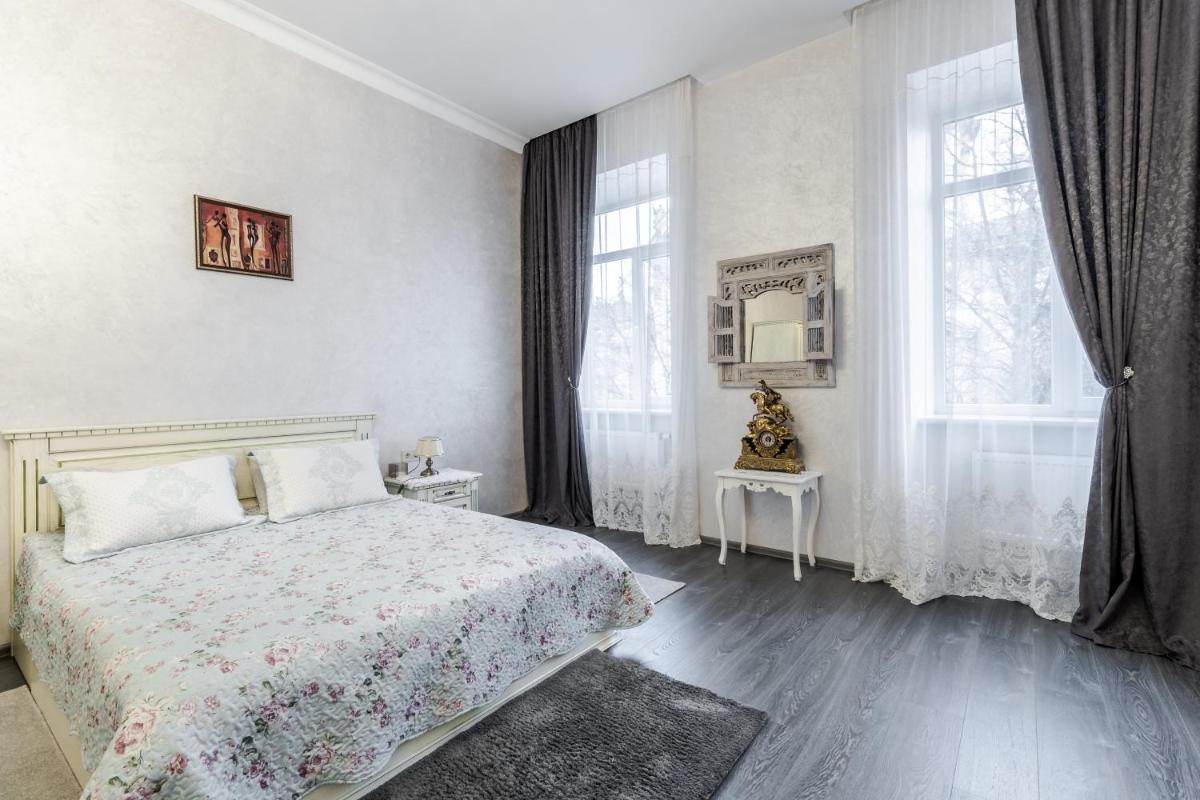 Dominicana l Apartments l Lviv Historical City Center - Housity