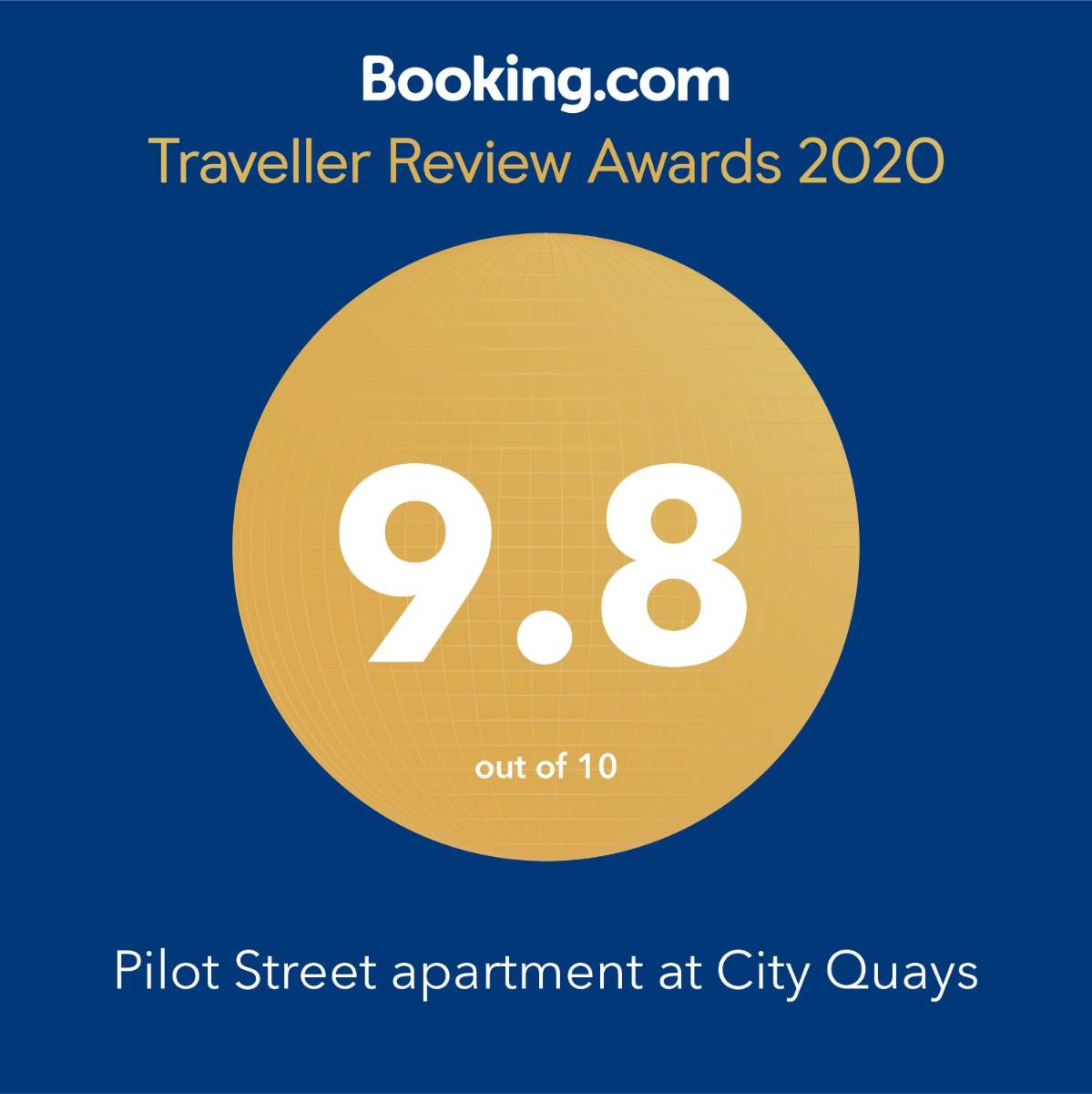Smoker Friendly Apartment with Balcony plus Private Parking - Housity