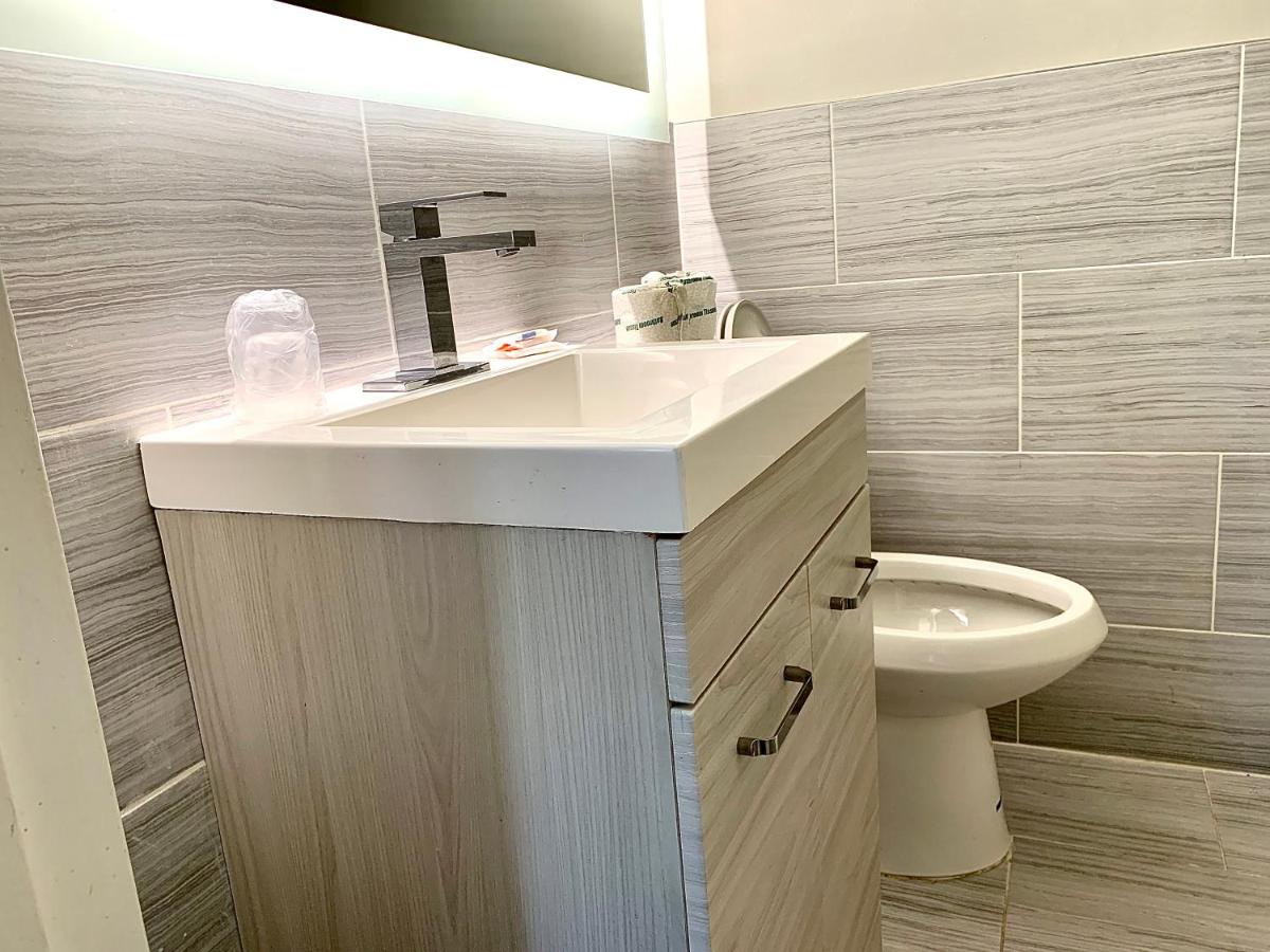 Tappan Zee Hotel - Housity