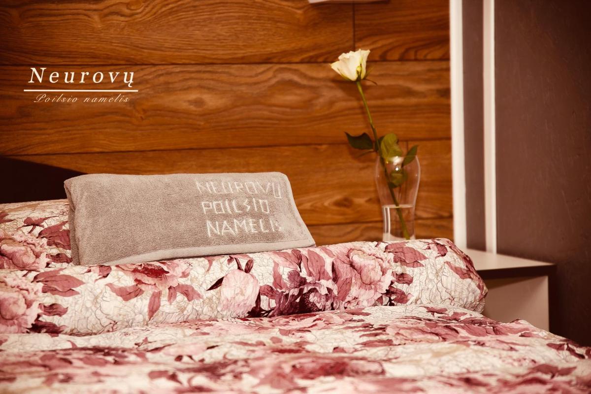 Neurovu poilsio namelis - Housity