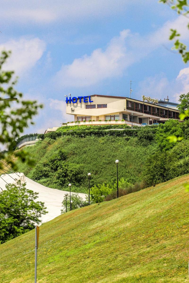 Hotel Starzyński - Housity