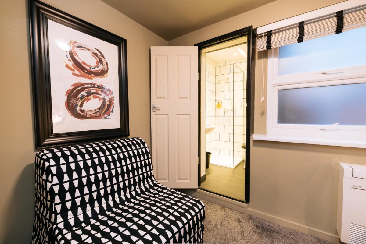 The Warwick By Aura Collection - Housity