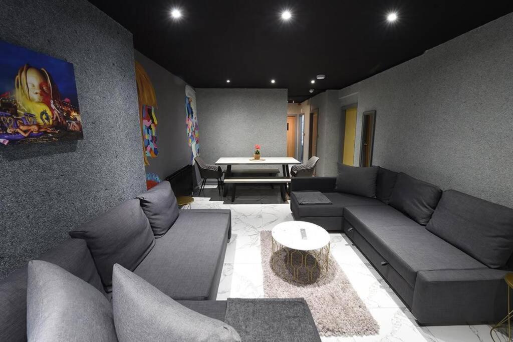 Back Turner Townhouse - Housity
