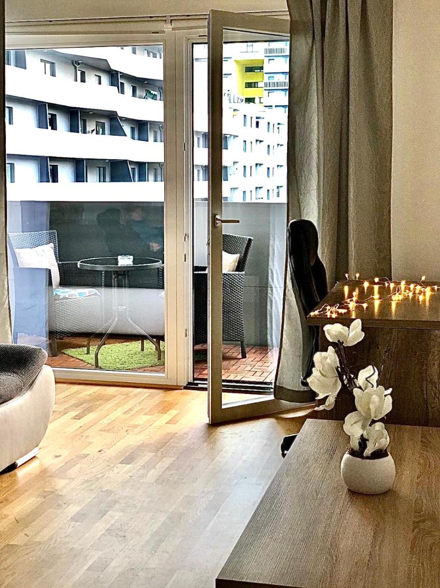 Suitetrails - 2 BR apartment next to metro U1, Free Parking