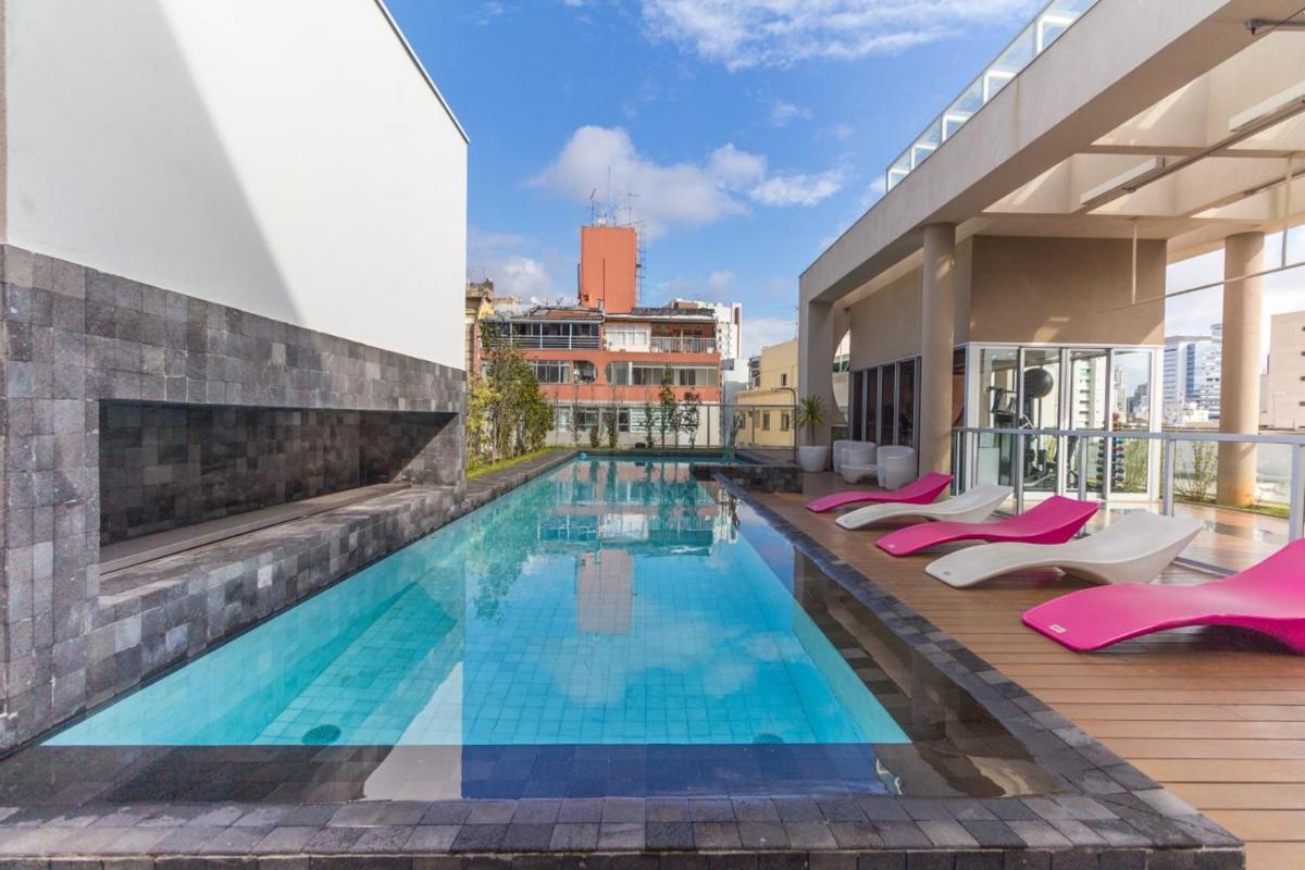 (810 UA) Lindo Studio com estacionamento e internet ! - Housity