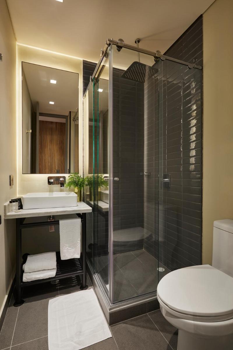 14 Urban Hotel - Housity