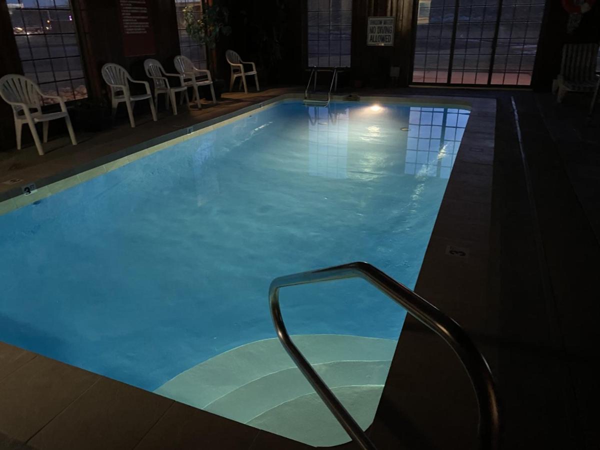 Budget Inn Express - Housity