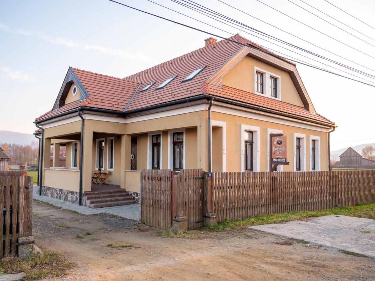 Pensiune AgroTuristica Horváth-Kert - Housity