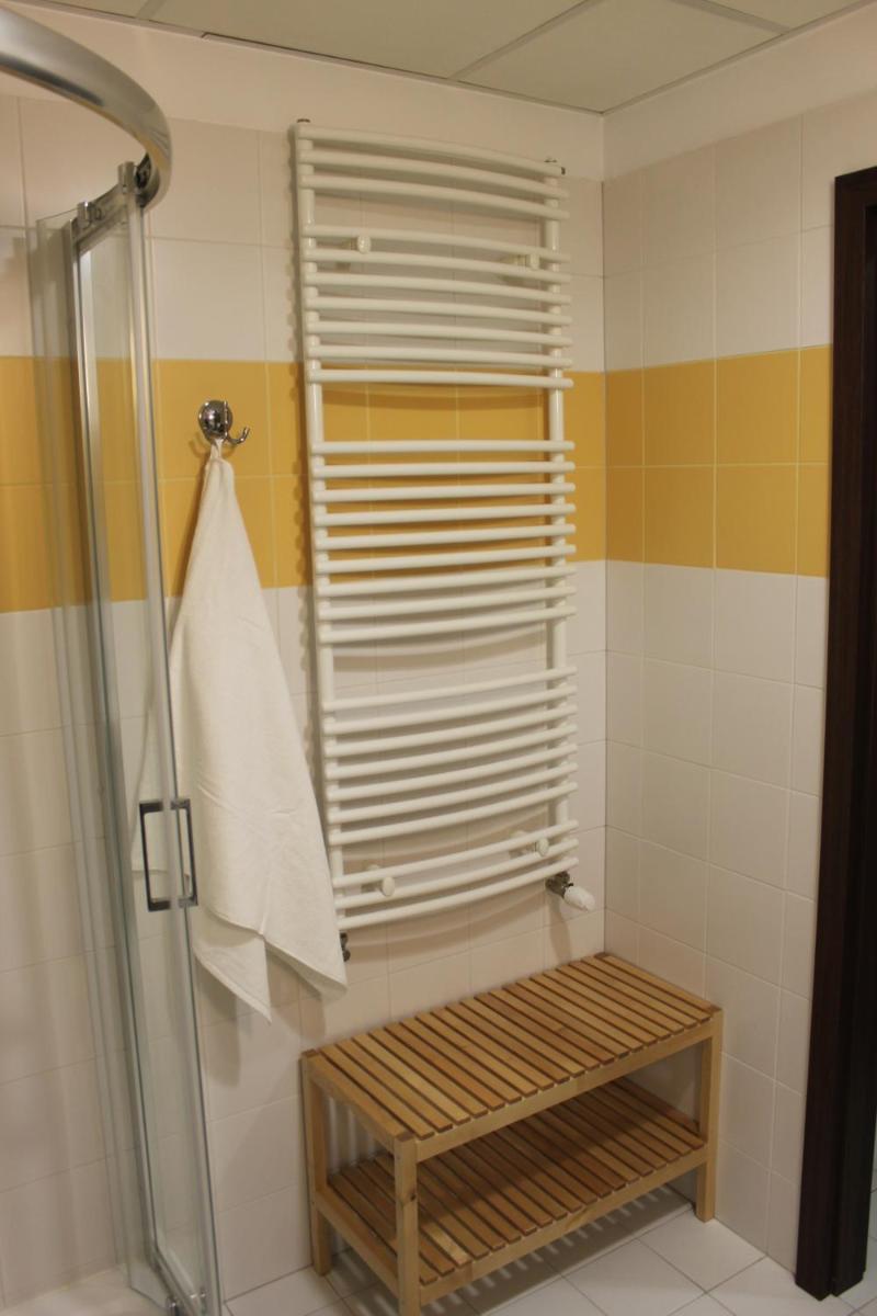 Apartament nad jeziorem Sukiel z własną plażą - Housity