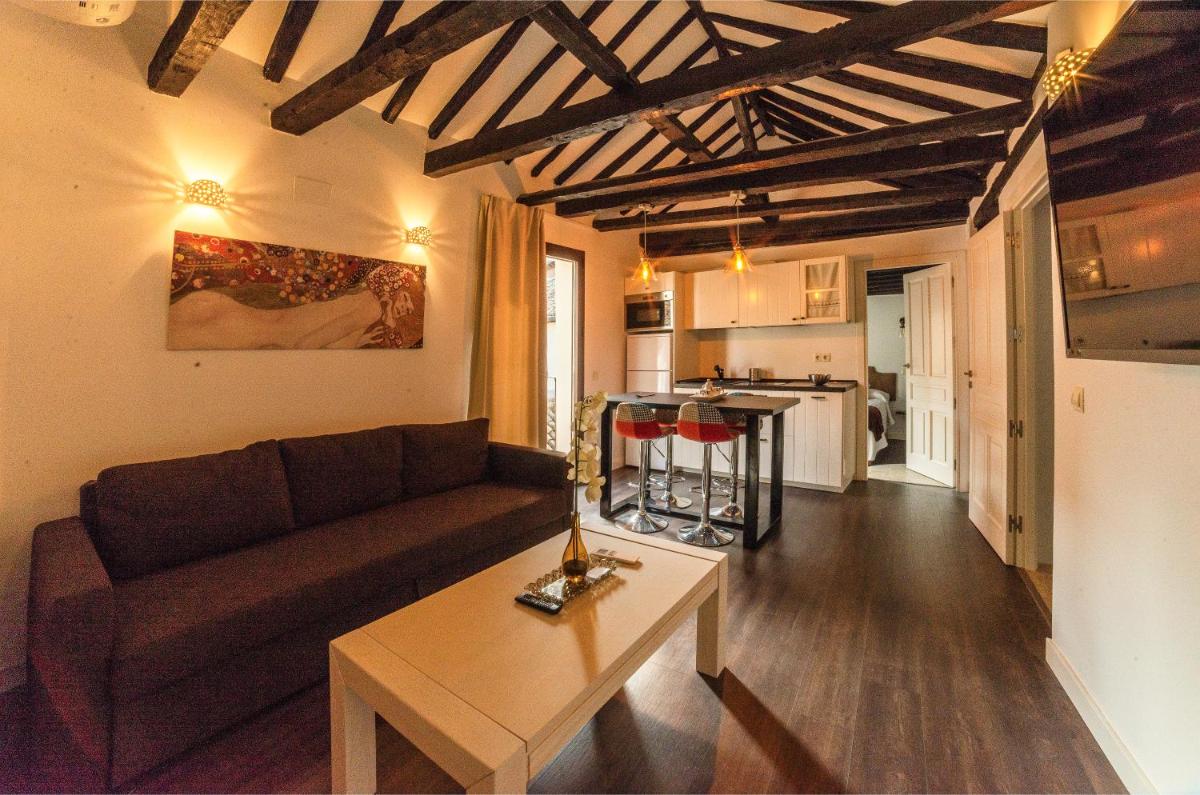 Tres Lunas - Housity