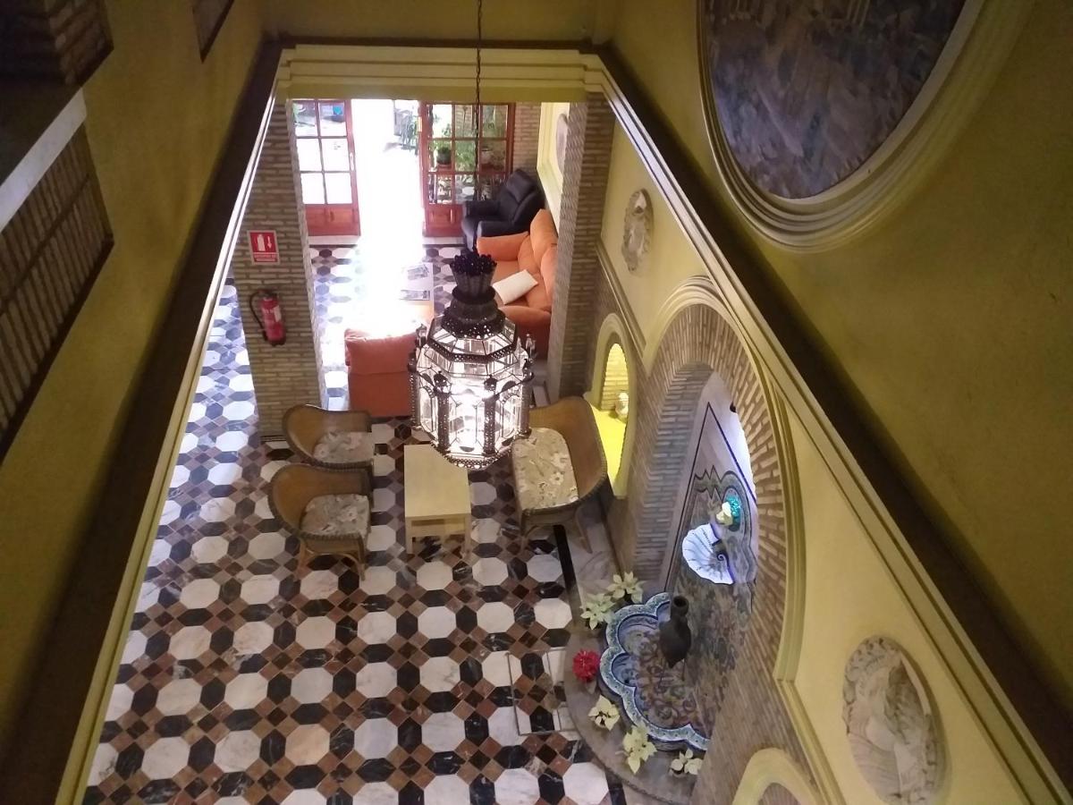 Hotel Anfiteatro Romano - Housity