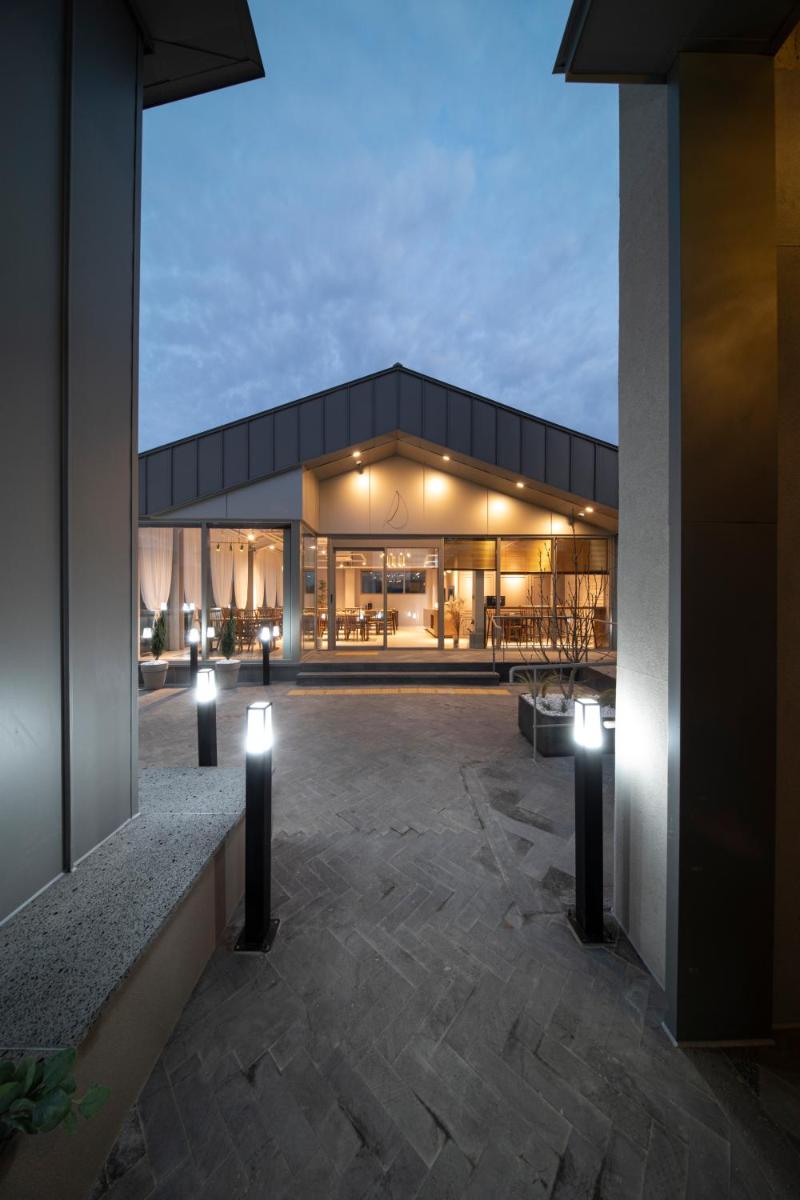 Centro Hotel - Housity