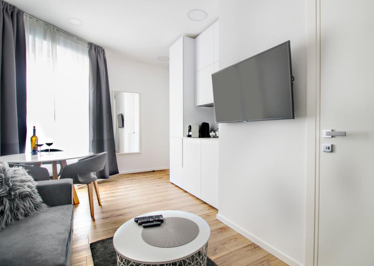 Main Square Modern Apartments - Housity