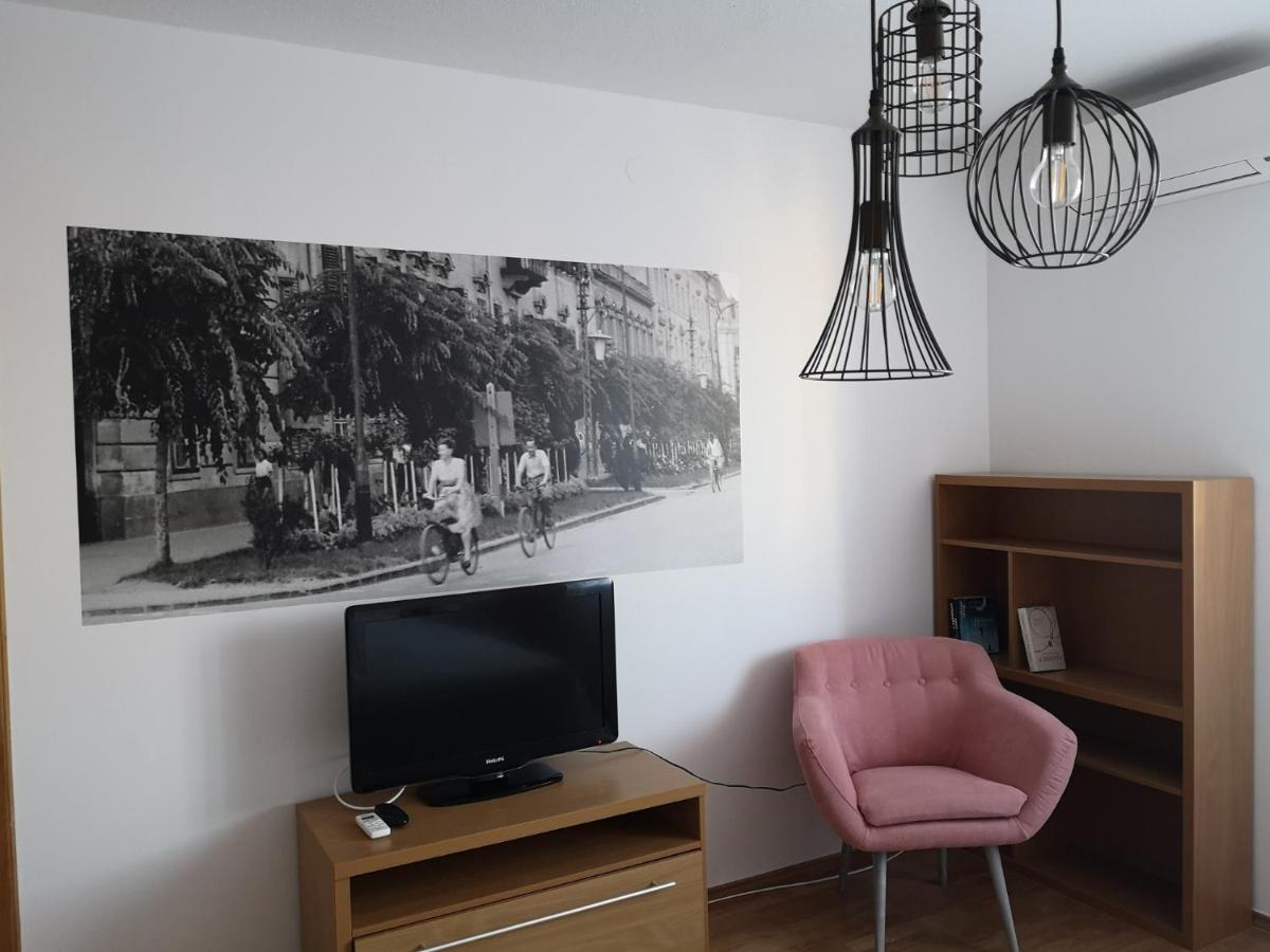 Hotello Apartmanház és Panzió - Housity