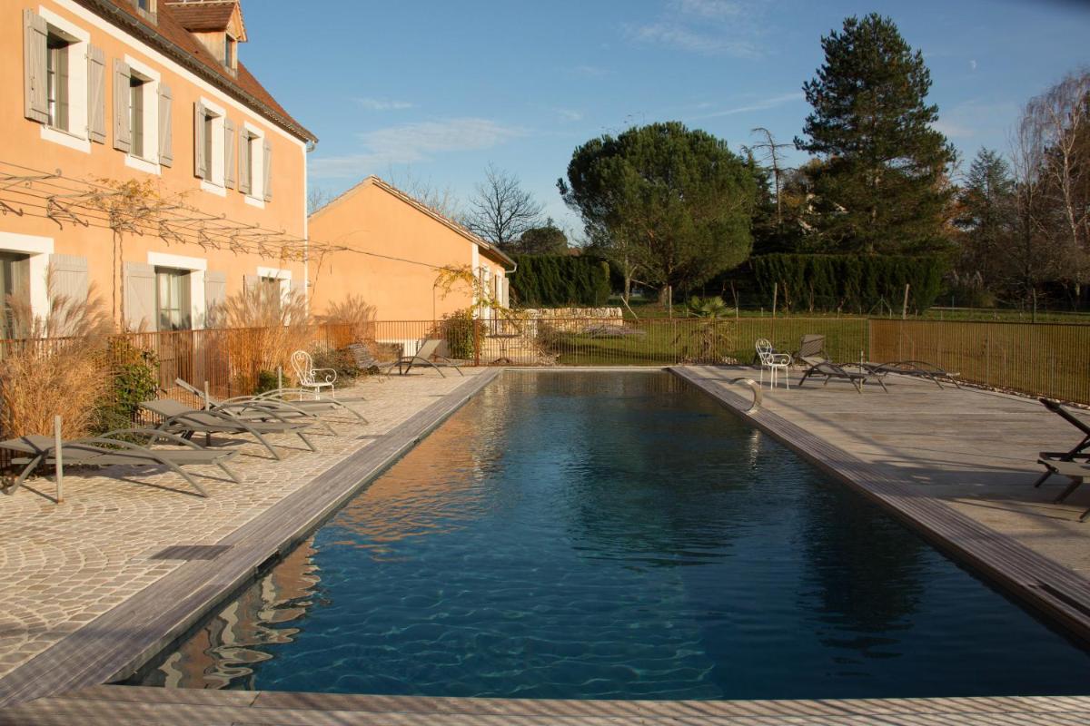 Piscine de l'établissement Hôtel-Spa Le Saint Cirq ou située à proximité