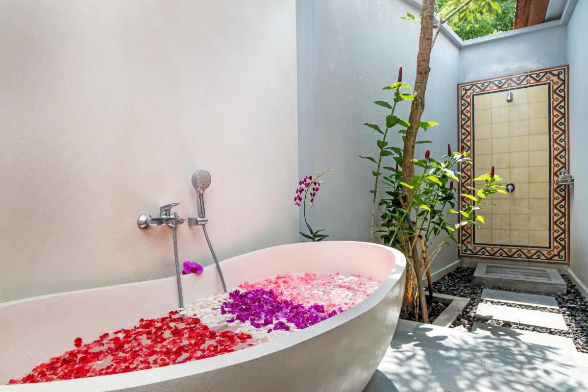 Suitetrails - Bijia Villa 3BR w Private Pool - Peaceful Quiet Luxury Villa - Near Monkey Forest
