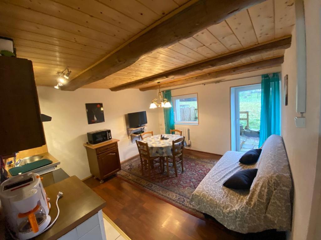 Maison Carmen - Restaurant , meublé de tourisme, appartements - Housity