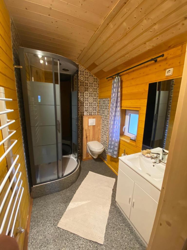 Maison Carmen - Restaurant , meublé de tourisme, appartements - Housity