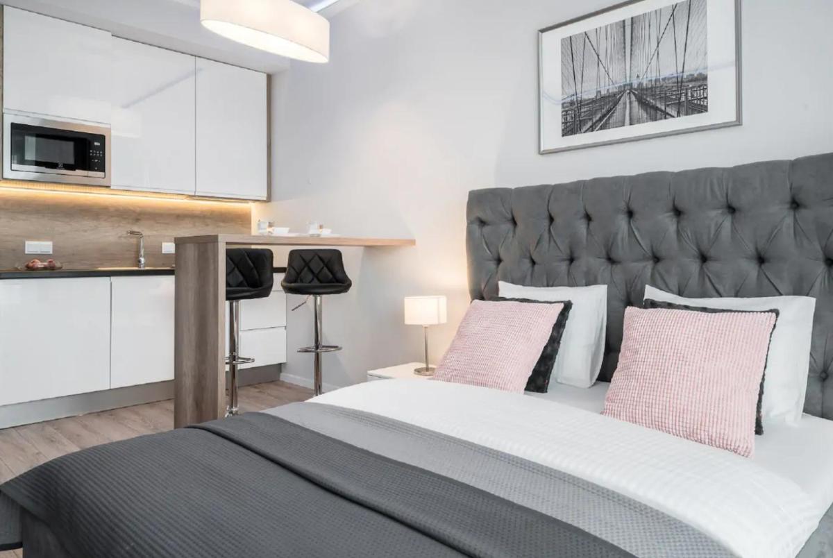 Ovo Apartment Market Square Wroclaw - Housity