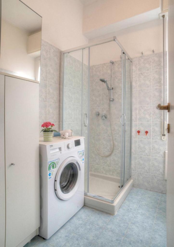 Trilocale ristrutturato a 200m dal mare:VINCI246 - Housity