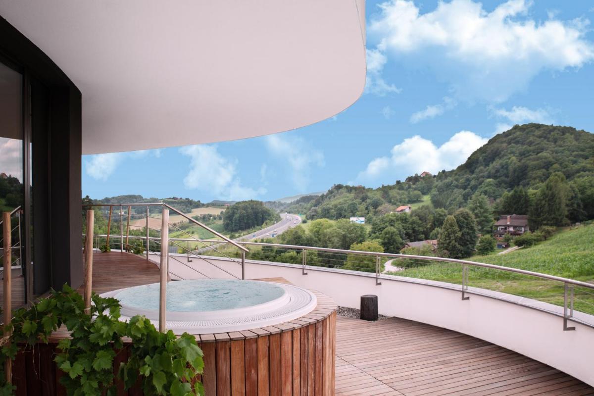 Mond, Resort & Entertainment - Housity