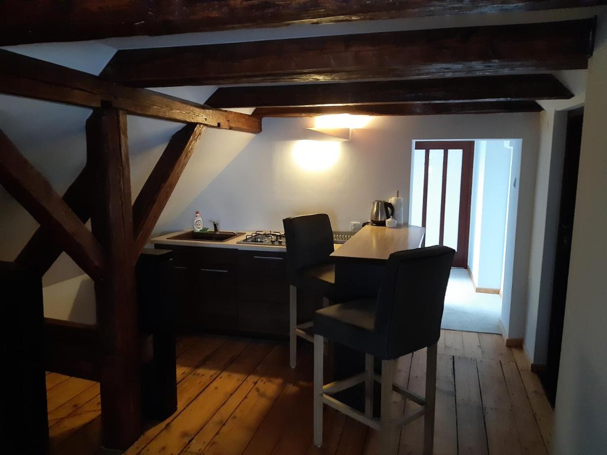 POD DĘBEM - Housity