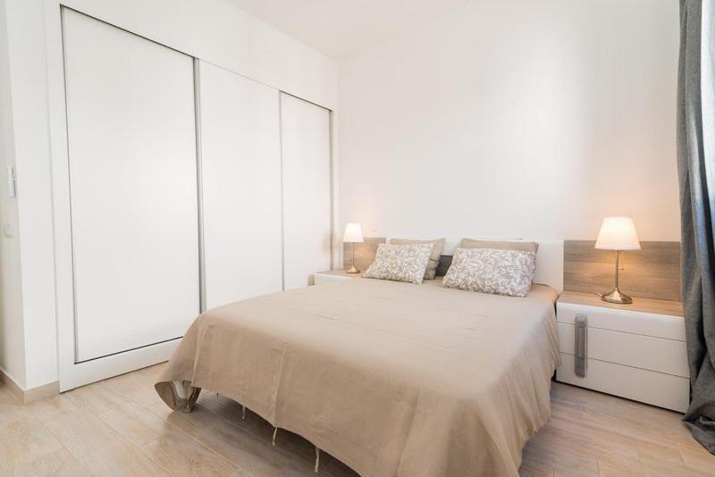 Cozy typical restored 2bedroom house single storey 5 min from the Fuseta Beach - Housity