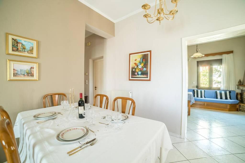 Family House with Garden - Housity