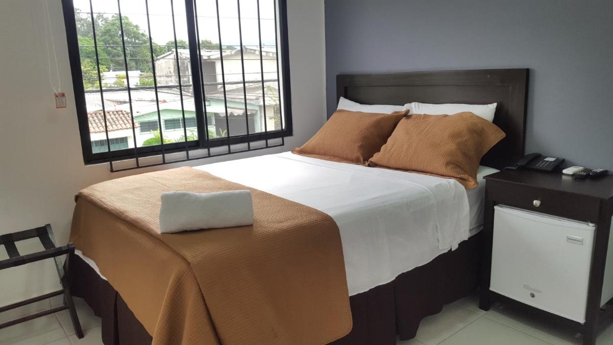 Hotel Tazumal House - Housity