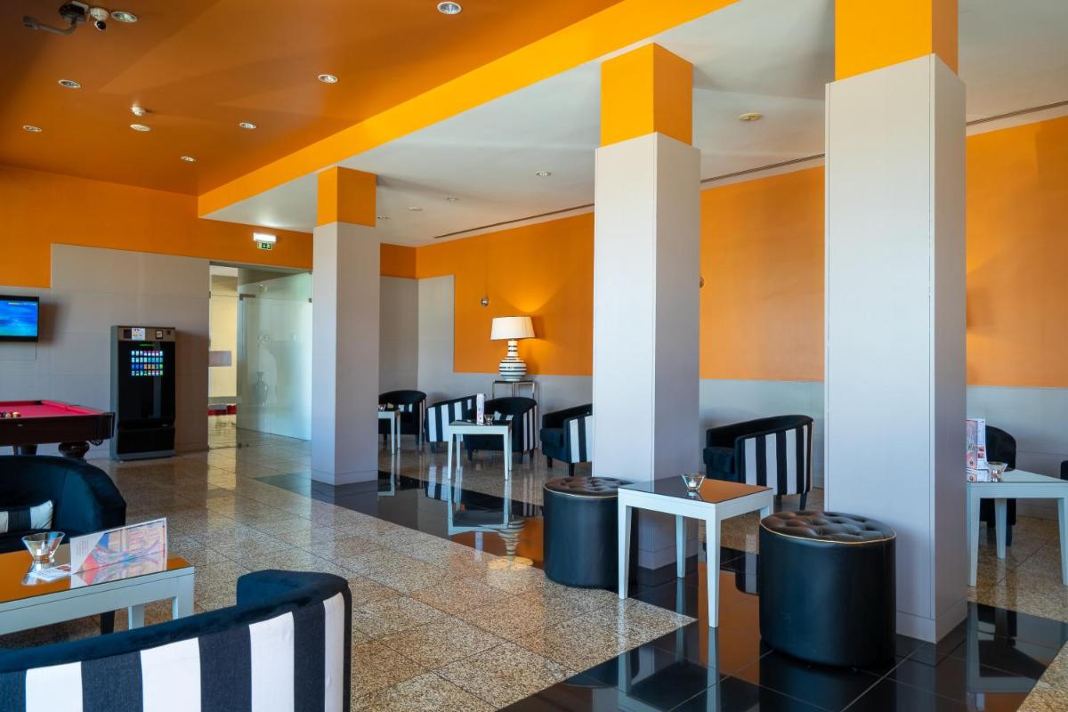 Um restaurante ou outro lugar para comer em Hotel de Ilhavo Plaza & Spa