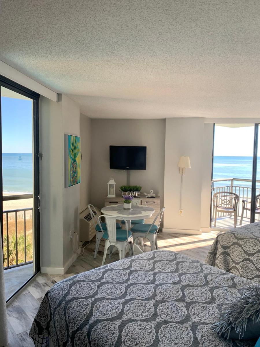 426 Belle Vue Magnificent Oceanfront studio with two balconies - Housity