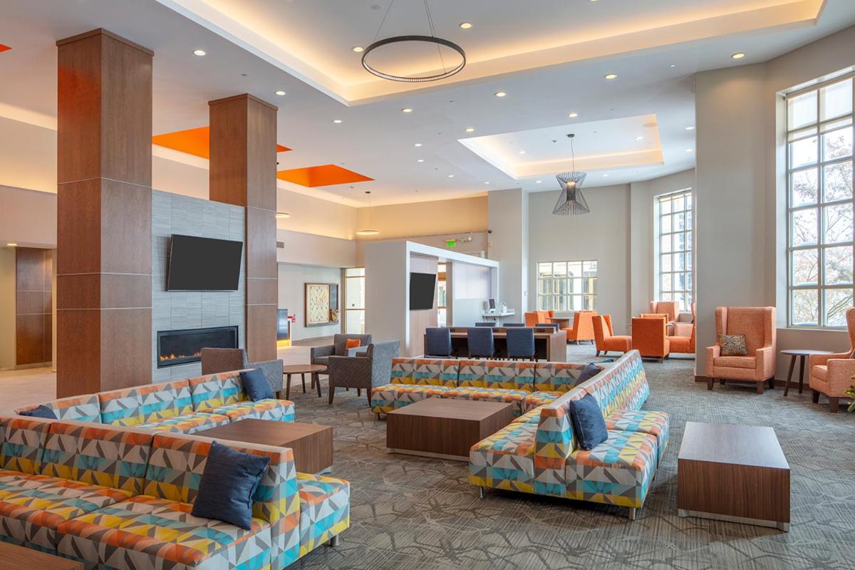 Collegian Hotel & Suites, Trademark Collection by Wyndham - Housity