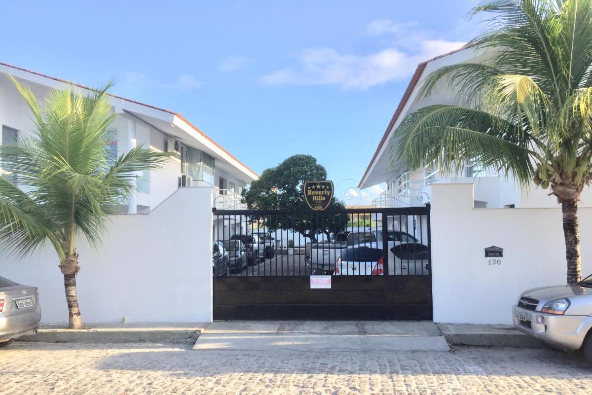 Beverly Hills Flat - Housity