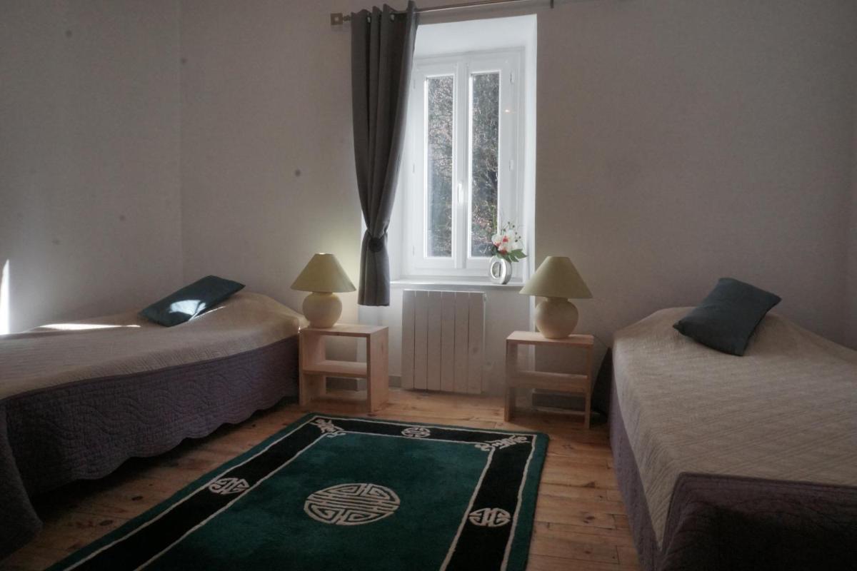Suitetrails - Le Pidro - A family house with private stream and woodland
