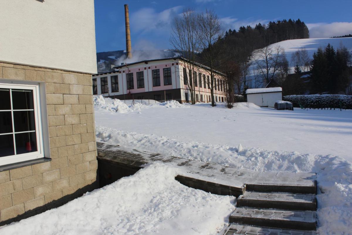 Studia Pod Lysou - Housity