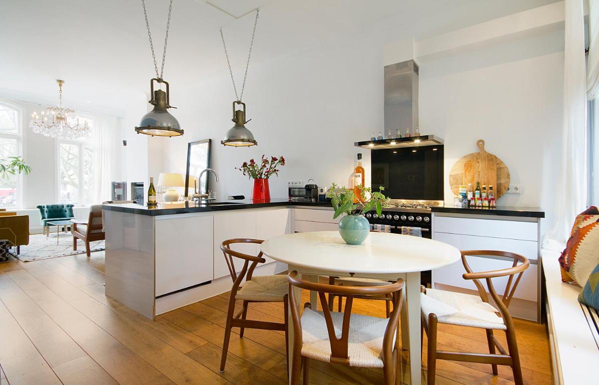 Luxurious Canal Apartment - Housity